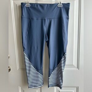 NWOT Xersion Capri fitted legging athletic wear Size Large